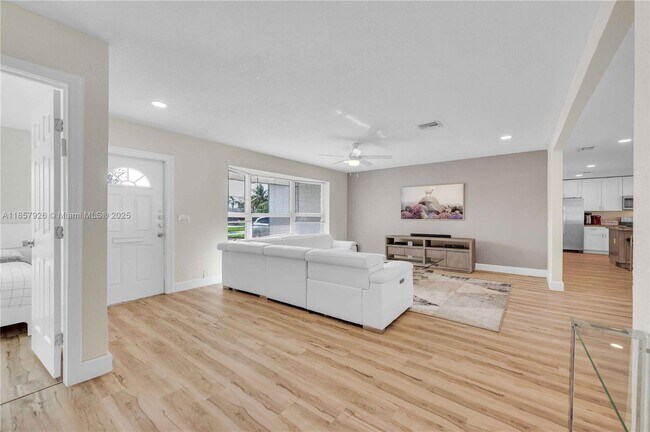 Foto del edificio - 4901 W Park Rd