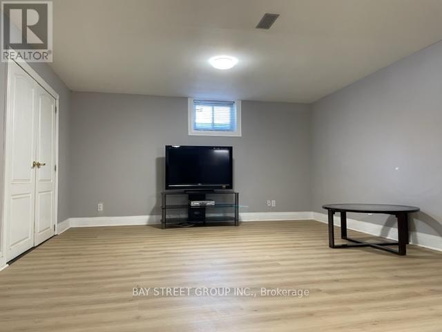 Building Photo - 10 Coral Harbour Crescent