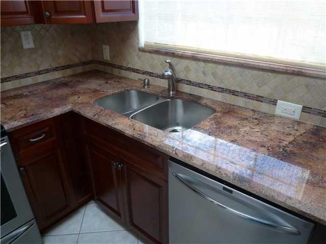 Building Photo - 800 Cypress Park Way