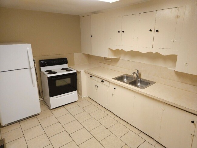 Building Photo - 205 Chamberlain Dr