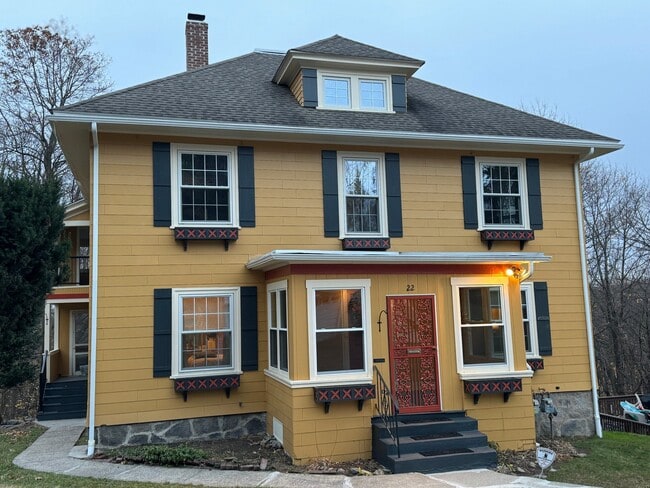 Building Photo - 22 Wakefield St