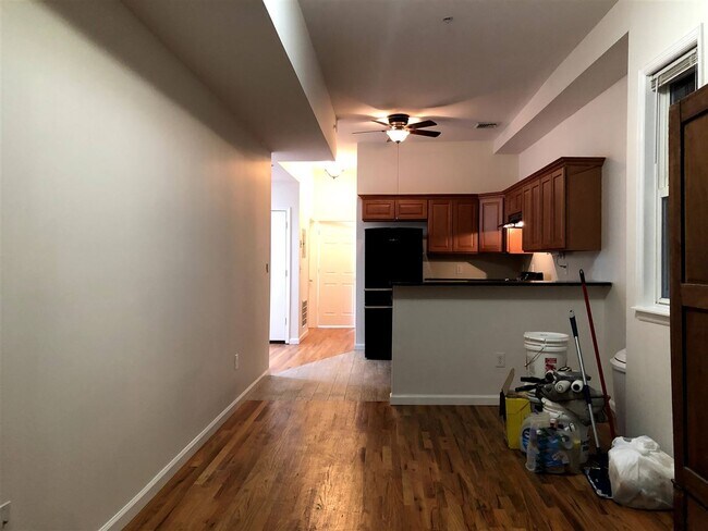 Building Photo - 523 Palisade Ave