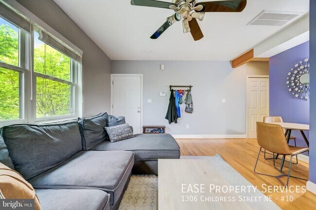Foto del edificio - 1306 Childress St NE