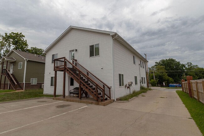 Foto del edificio - 1409 Paris Rd