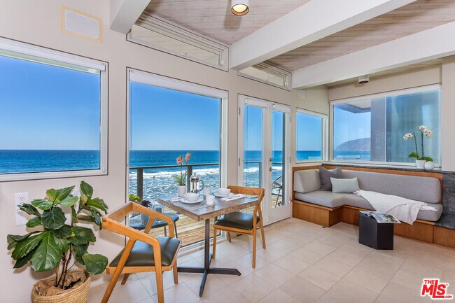 Foto del edificio - 42512 Pacific Coast Hwy