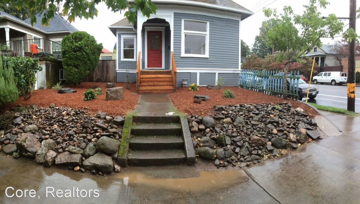 Foto principal - 2 br, 1 bath House - 502 NE 29th Ave.