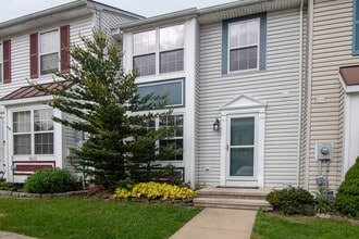 Building Photo - 5620 Queen Anne Ct