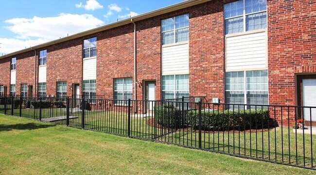 Foto del edificio - 253 Club Cir Dr