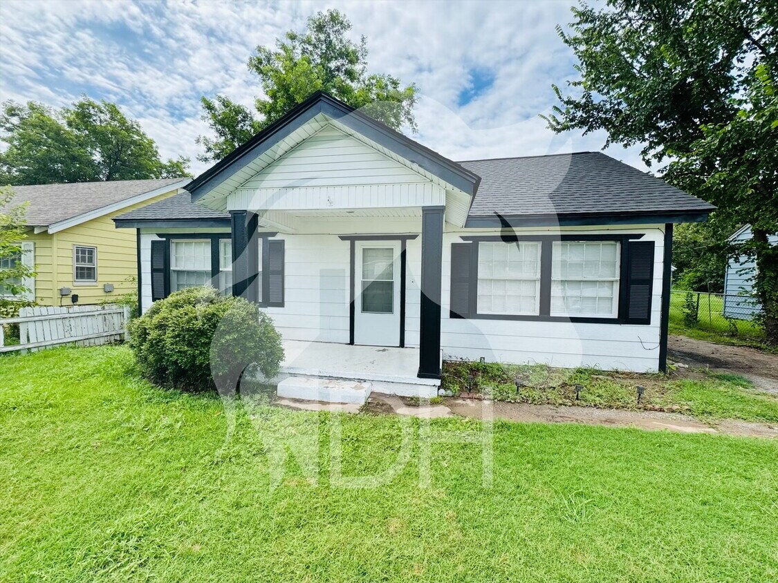 Foto principal - "Charming 2-Bedroom Retreat on Northwest L...