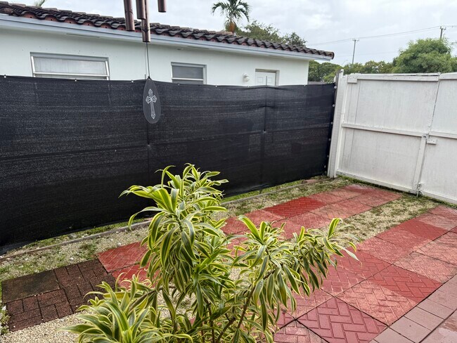 Foto del edificio - 11361 SW 7th St