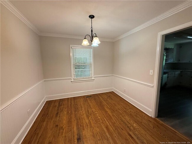 Building Photo - 907 Evans Dr