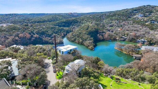 Building Photo - 203 Laguna Vista Dr