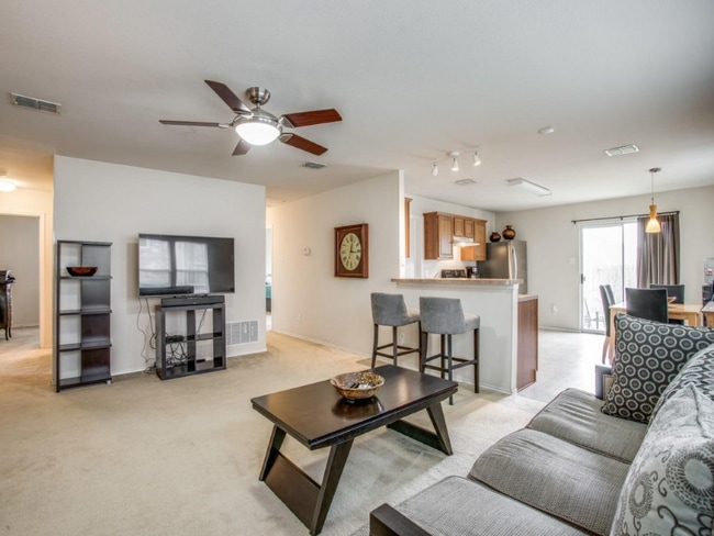 Photo - 1618 Duet Dr House