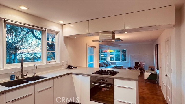 Foto del edificio - 645 Thalia St