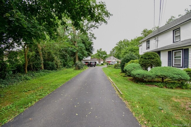 Building Photo - 376 Terryville Rd