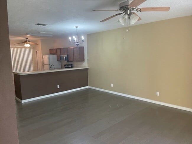 Building Photo - 2990 S Fiske Blvd