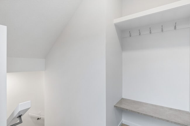 Building Photo - 11440-11487 87 St NW