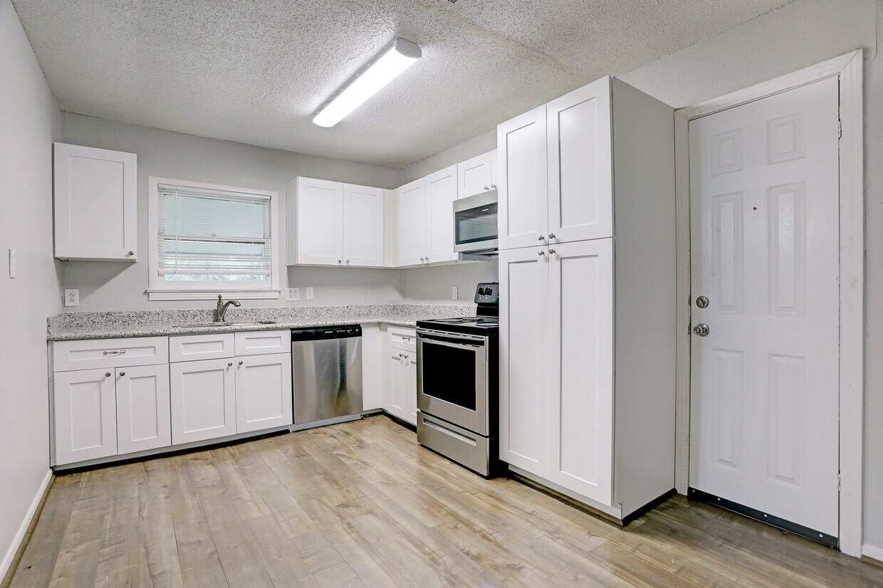 2502 N Houston Dr, La Marque, TX 77568 House Rental in La Marque, TX