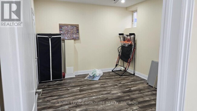 Building Photo - 14 Vetch St