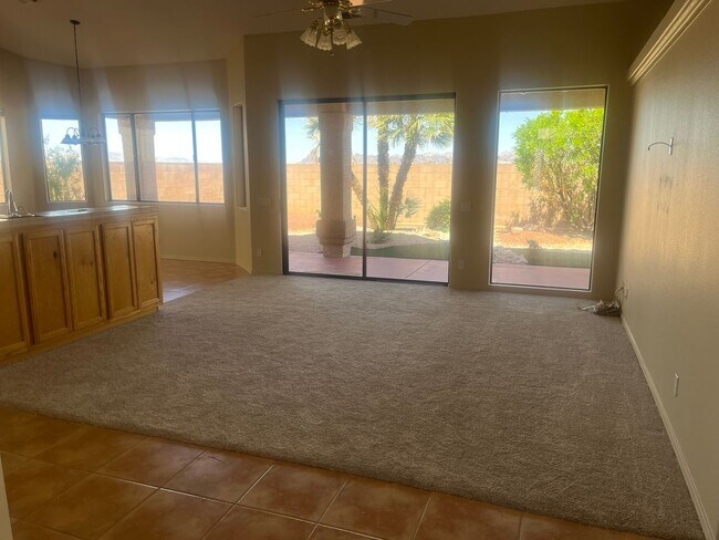 Foto del edificio - Beautiful Home In Sun Lakes Village