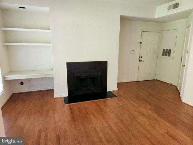 Building Photo - 3916 Penderview Dr