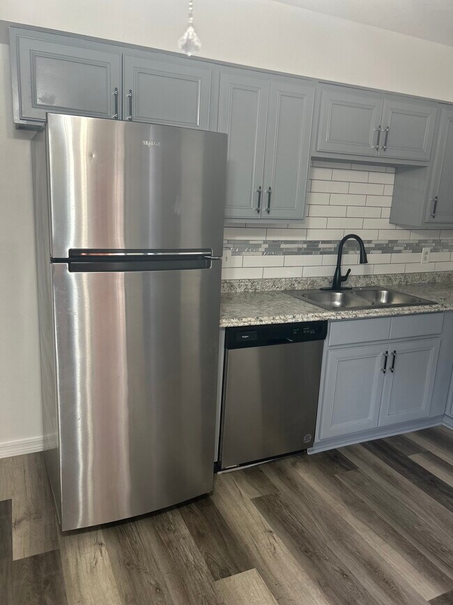 Foto del edificio - 16 Bogart Pl