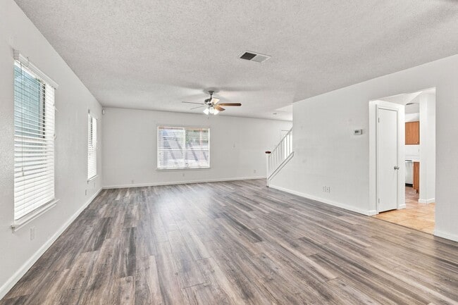 Building Photo - 8018 Chestnut Bluff Dr