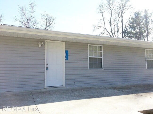 Building Photo - 3 br, 1 bath House - 1870 E. Old Topside Rd.