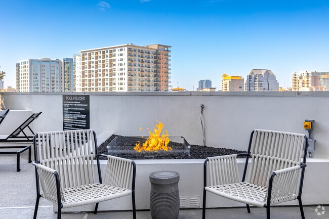 Brasero - Whitney Uptown