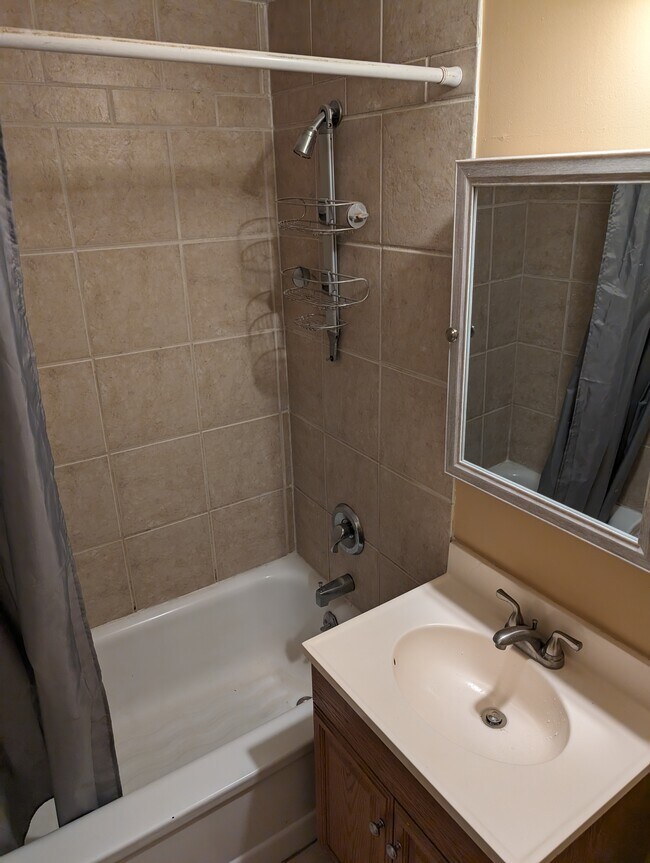 baño - 3536 Interlake Ave N