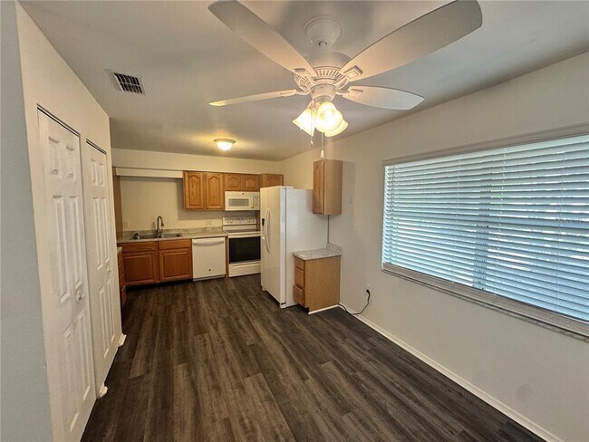 Foto del edificio - 316 E Primrose Ln