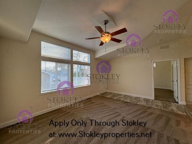 Foto del edificio - 4961 Milano Way