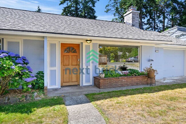 Building Photo - "Charming 3-Bed, 2-Bath Home in Shoreline with 1250 Sq Ft of Comfort!"
