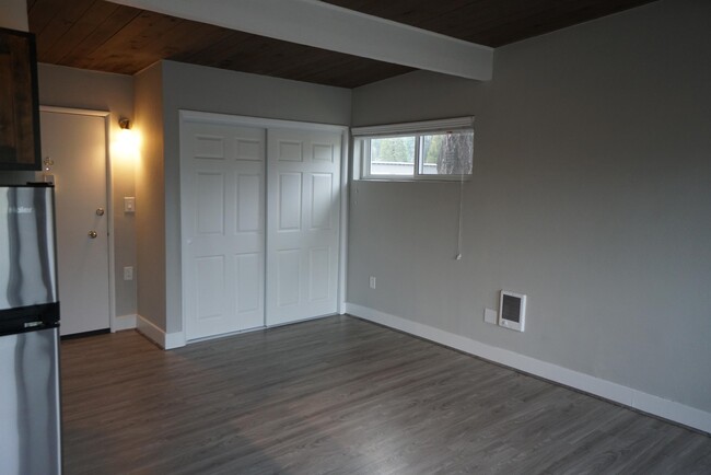 Building Photo - 295 3rd St