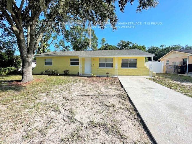 Building Photo - 7012 Allview Dr