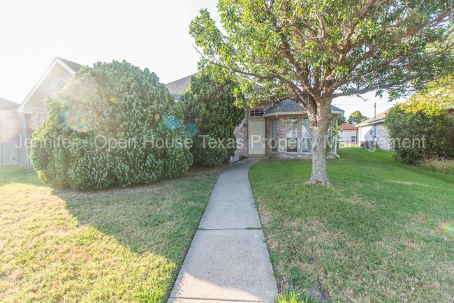Building Photo - 1401 Old Knoll Dr, Wylie, TX 75098