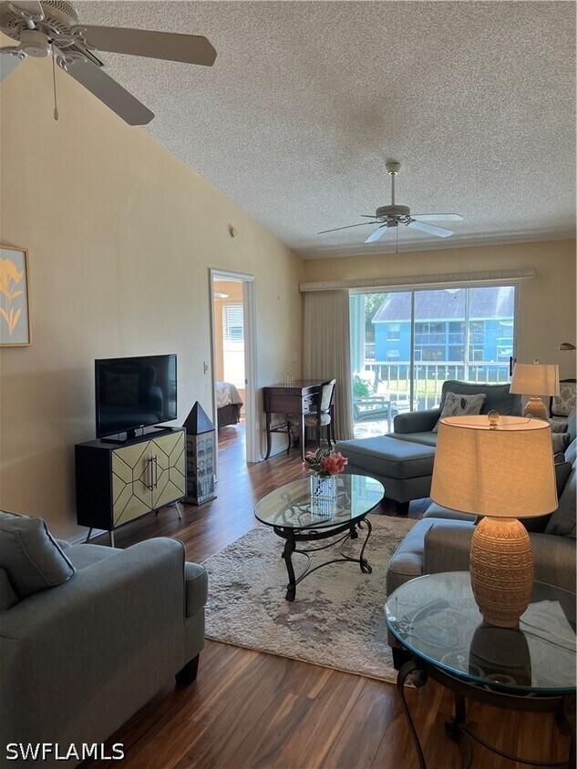 Foto del edificio - 185 Grand Oaks Way