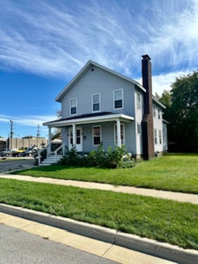 Building Photo - 109 Milwaukee Ave W