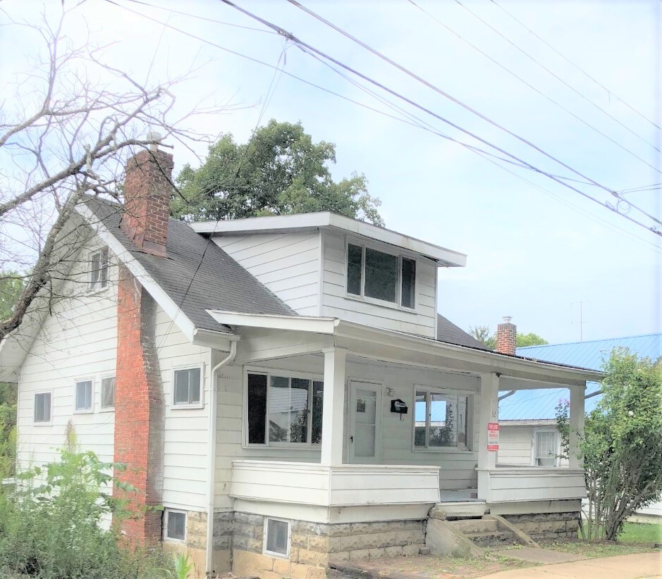 Primary Photo - 32 1st St