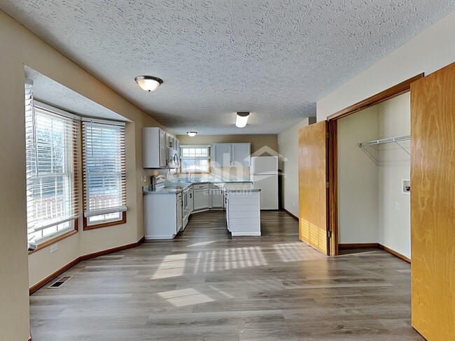 Building Photo - 1163 Tarragon Dr