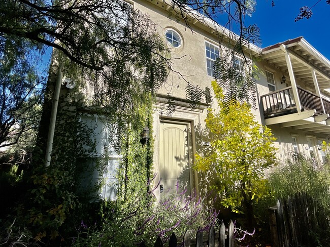 Building Photo - 450 Saunders Dr