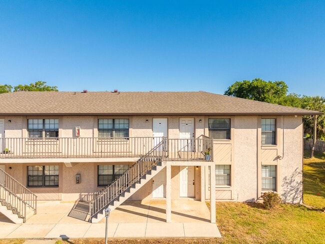 Building Photo - Charming 1 Bed, 1 Bath Condo