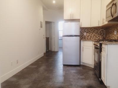 Primary Photo - 290 Harman St