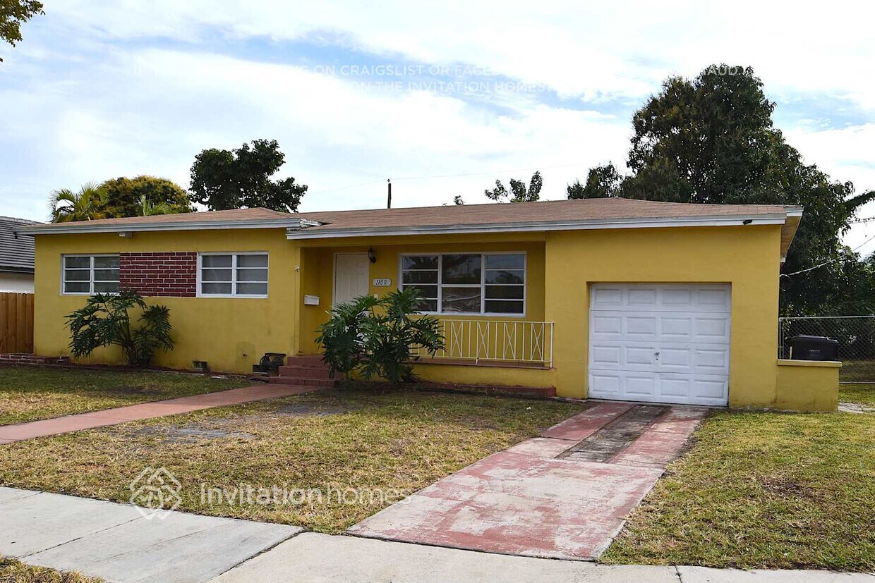 Foto principal - 1100 NE 166th St