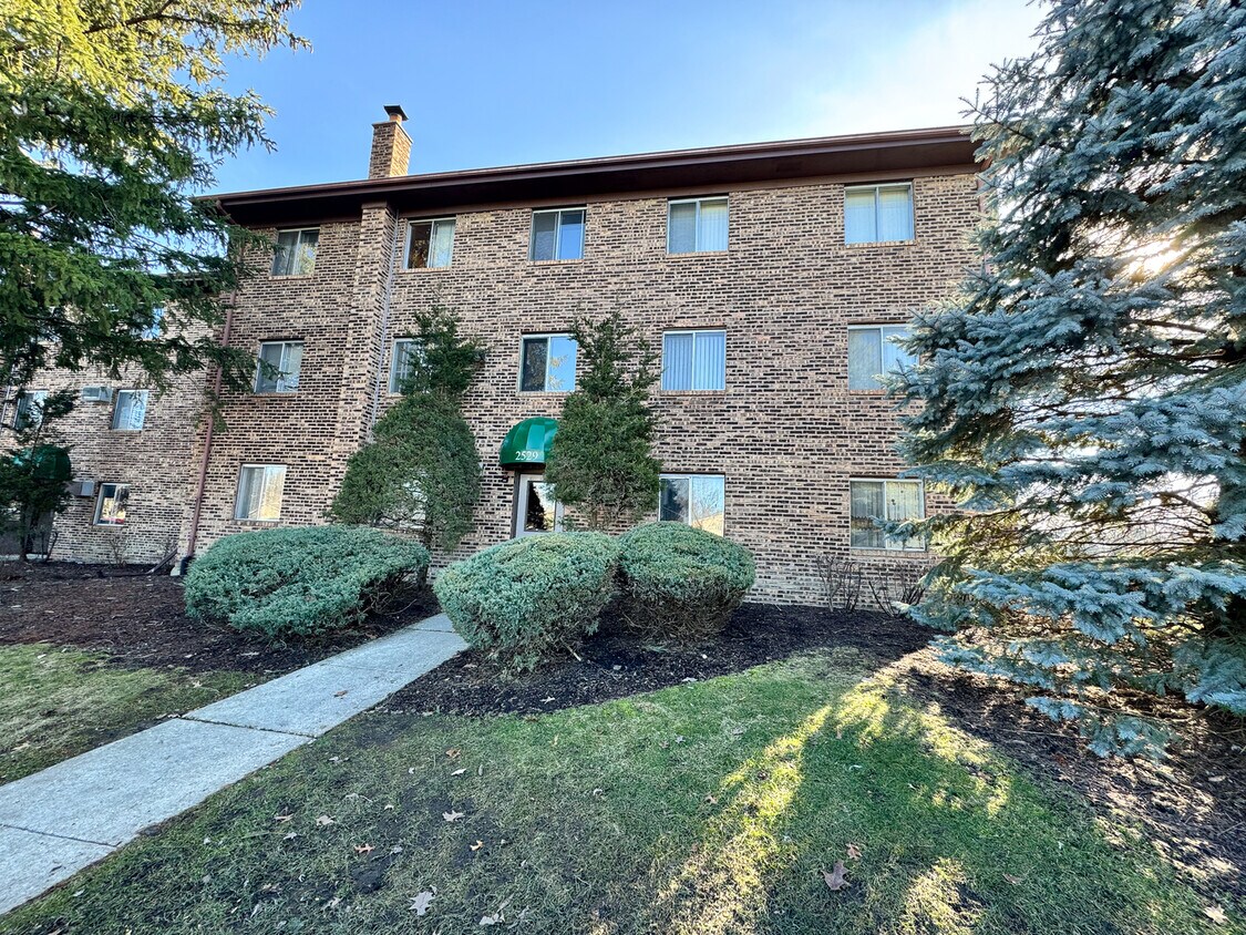 2529 Spring St Unit 2706, Woodridge, IL 60517 Condo for Rent in