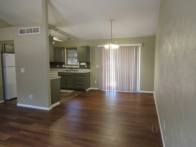 Foto del edificio - 710 17th St