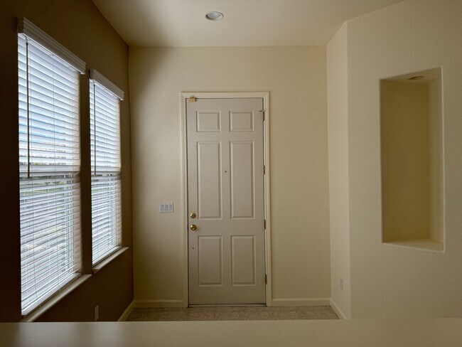 Foto del edificio - 877 Emerald Hills Cir
