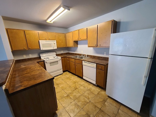 Building Photo - 570 W Sterling Price St