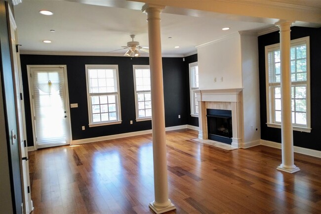 Building Photo - 65 W Pontotoc Ave