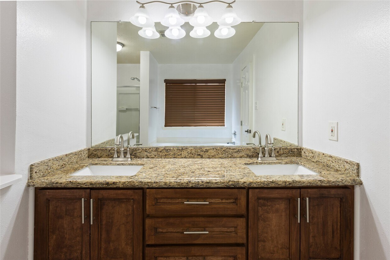 Foto principal - 22014 Soft Pines Ct